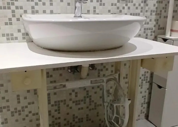 Controvento Near Train Station 斯培西亚